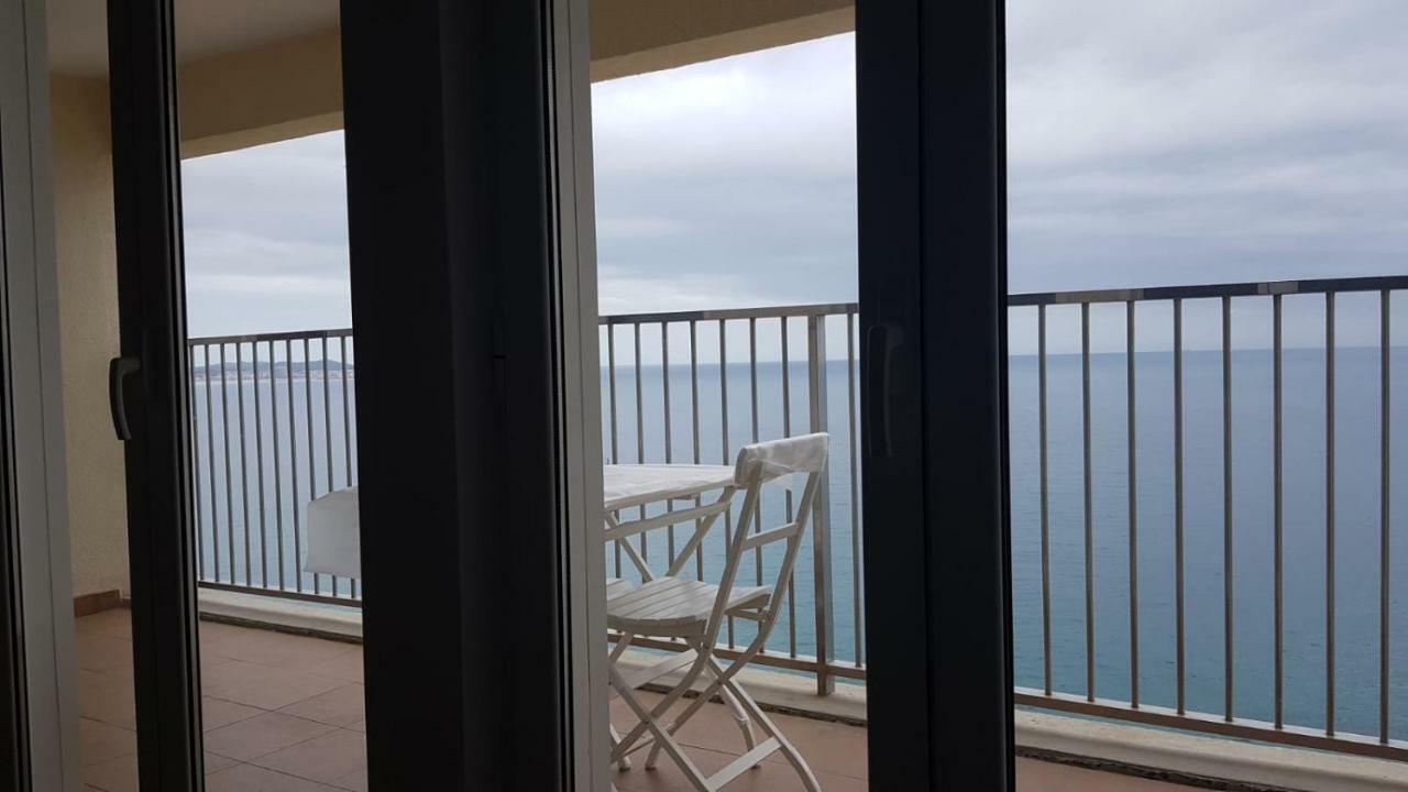 Apartamento En Primera Linia Vistas Al Mar بلاتجا ذارو المظهر الخارجي الصورة